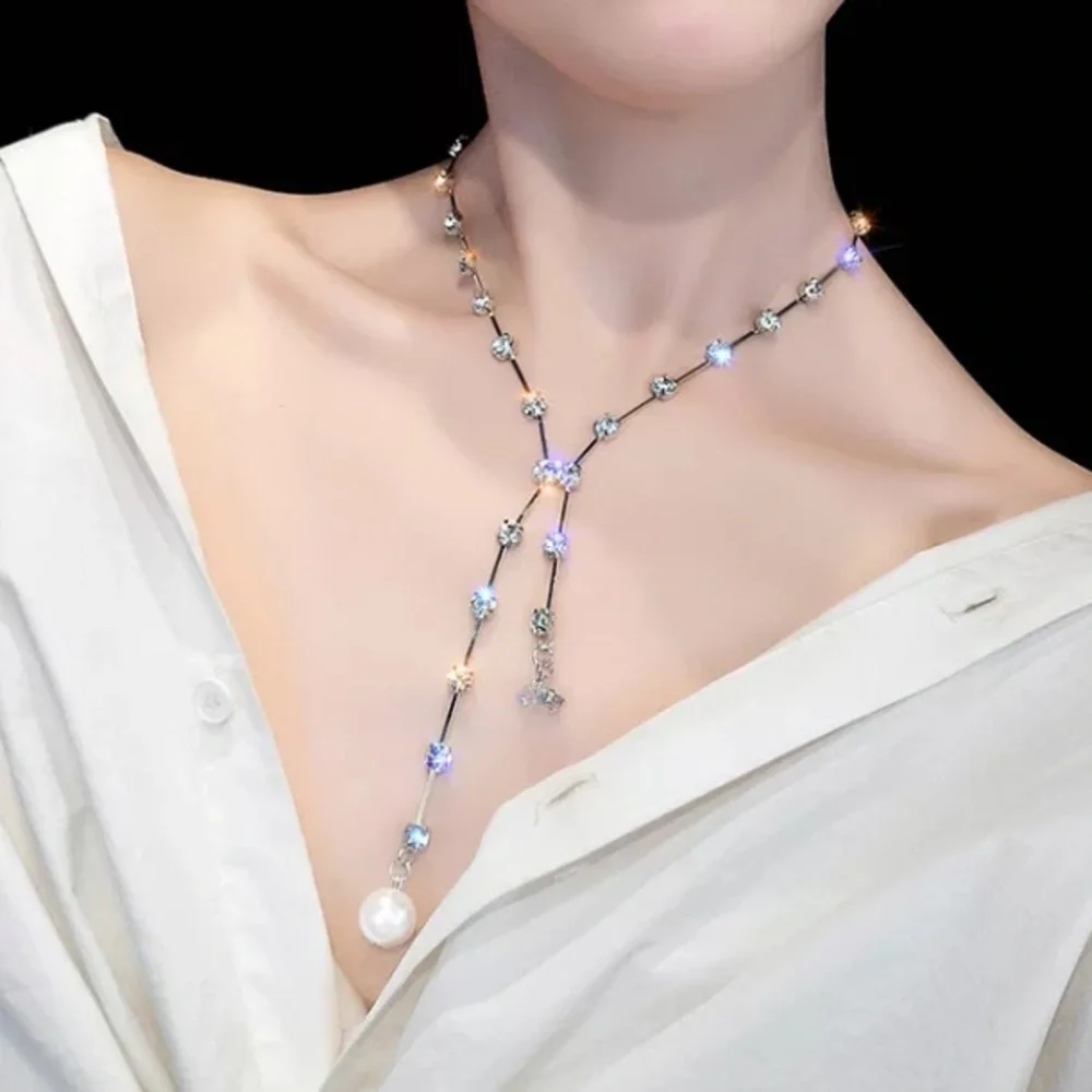 🌟 Silver Tone Long Crystals Rhinestone Two Tone Chain Necklace